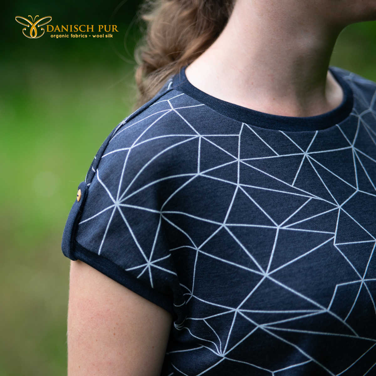 Coupon 120 cm Bio Wolle Seide Kletternetz auf Kohlrabenblau (70% Schurwolle Merino, kbt, mulesingfrei, 30% Seide)