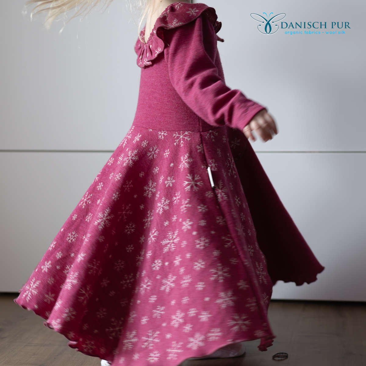 Bio Wolljersey Jacquard Schneeflocken auf Lampone meliert (Merino, kbt, mulesingfrei)