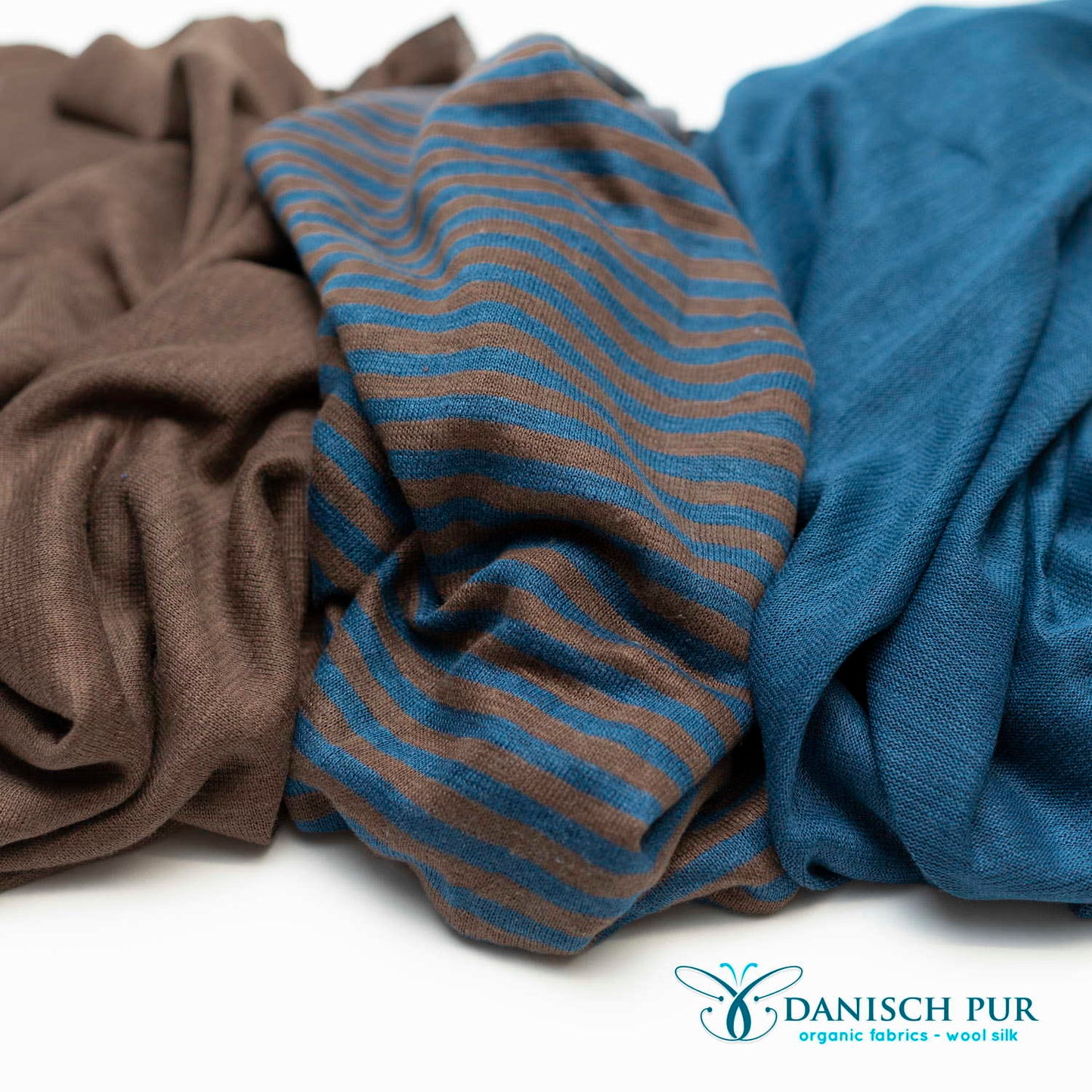 Danisch-Pur-Hanfjersey-Kakao-in-der-Meeresbrise-2022_06-Nr5dDyfuAX5DeqIR