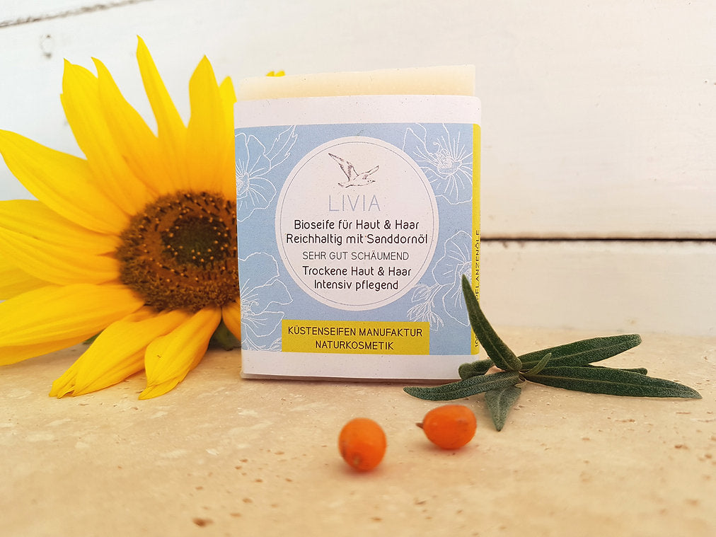 Bioseife -  LIVIA Bio-Duschseife - Haut und Haarseife - Trockene Haut , trockenes Haar bis leicht fettendes Haar