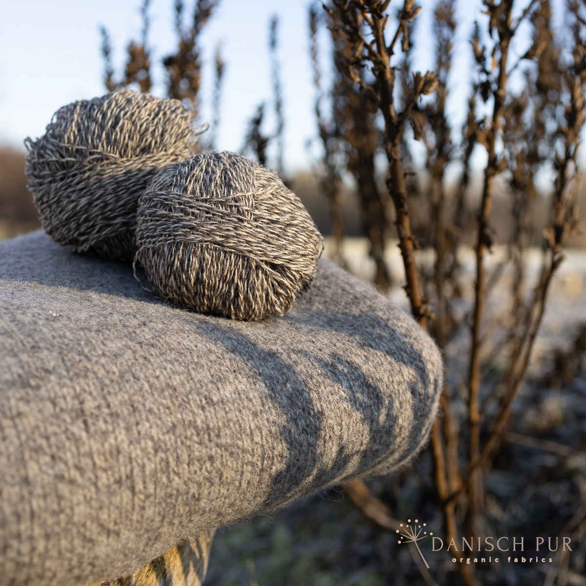 Zwei Bobbel Wollgarn zum Stricken passend zum Grobstrick naturgraubraun aus Schurwolle (kbt konform)