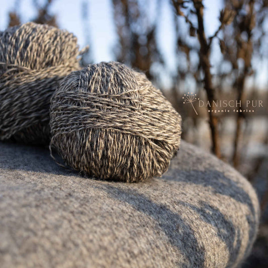 Zwei Bobbel Wollgarn zum Stricken passend zum Grobstrick naturgraubraun aus Schurwolle (kbt konform)