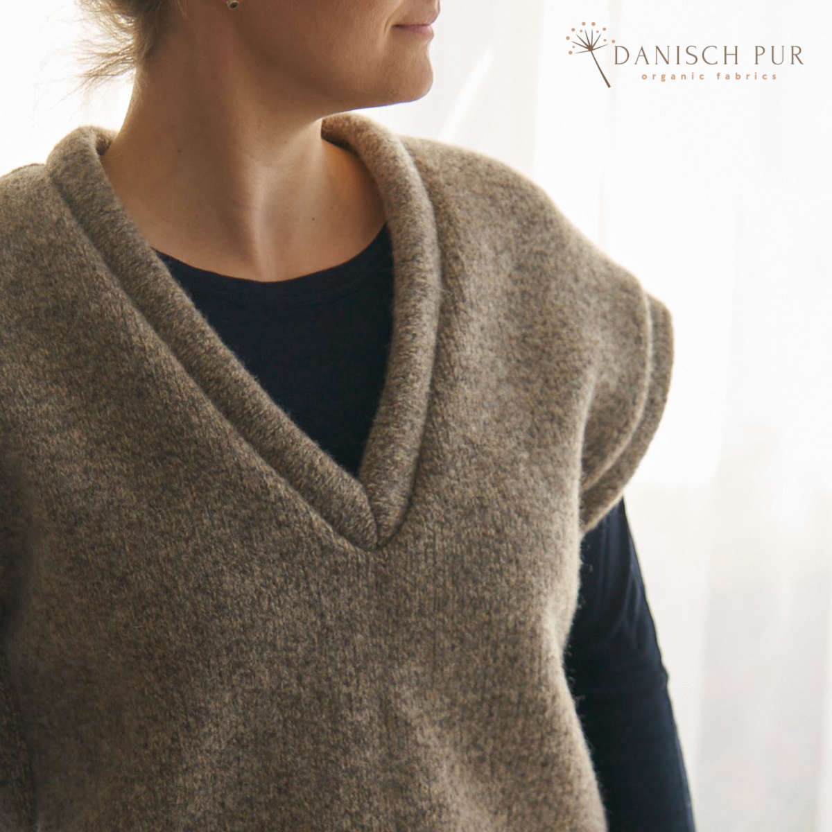 Chunky knit, natural grey-brown, made from virgin wool (organic certified)