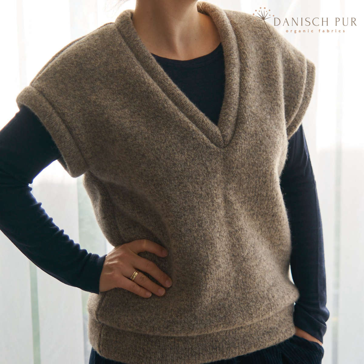 Chunky knit, natural grey-brown, made from virgin wool (organic certified)