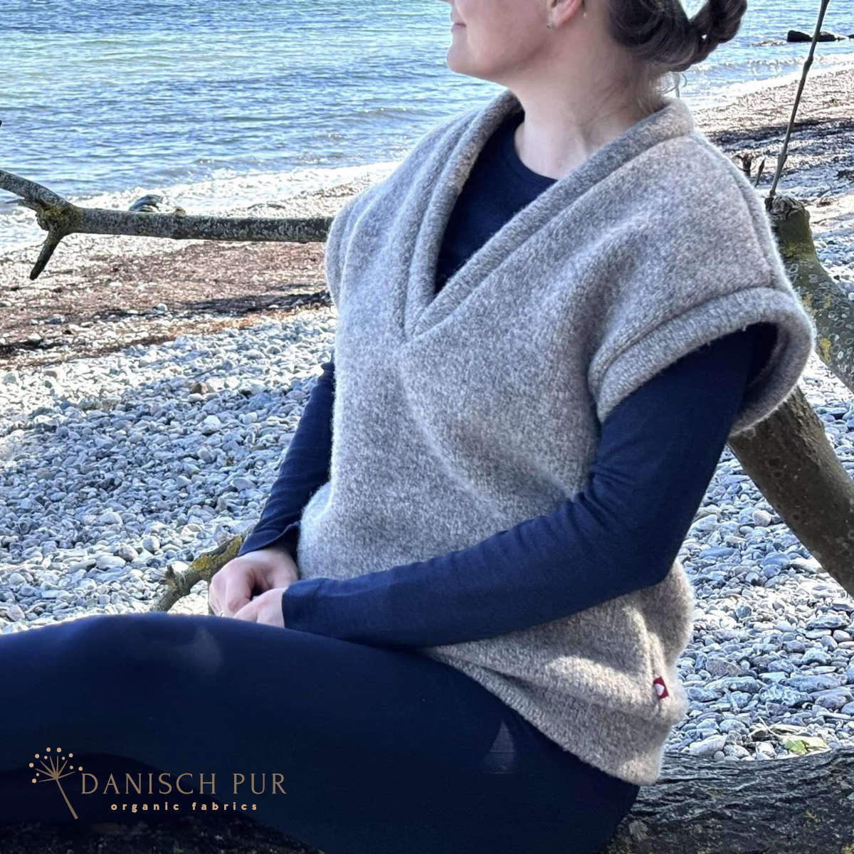 Chunky knit, natural grey-brown, made from virgin wool (organic certified)