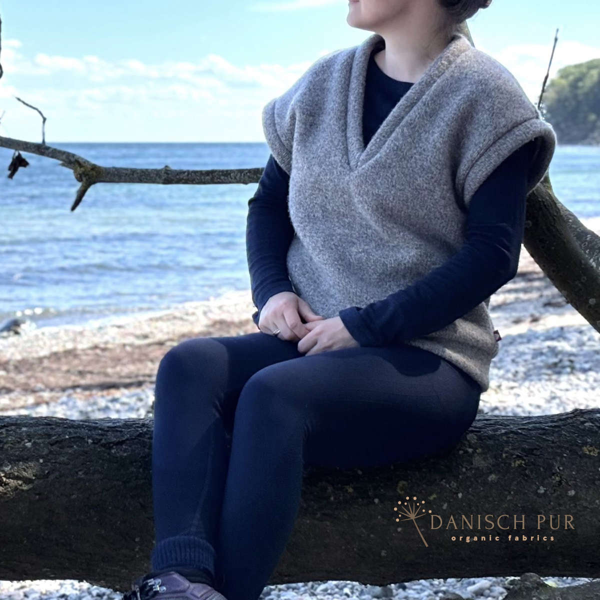 Chunky knit, natural grey-brown, made from virgin wool (organic certified)