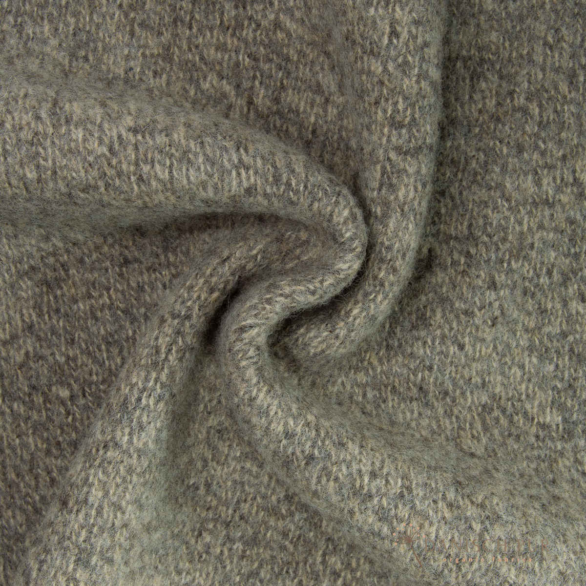 Chunky knit, natural grey-brown, made from virgin wool (organic certified)