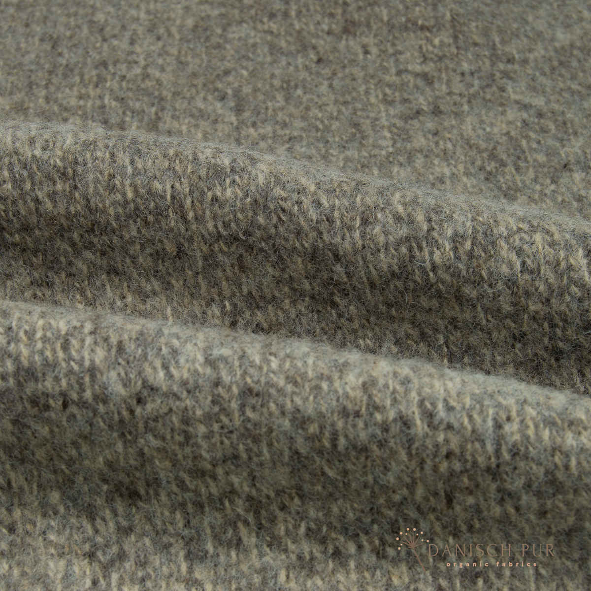 Chunky knit, natural grey-brown, made from virgin wool (organic certified)