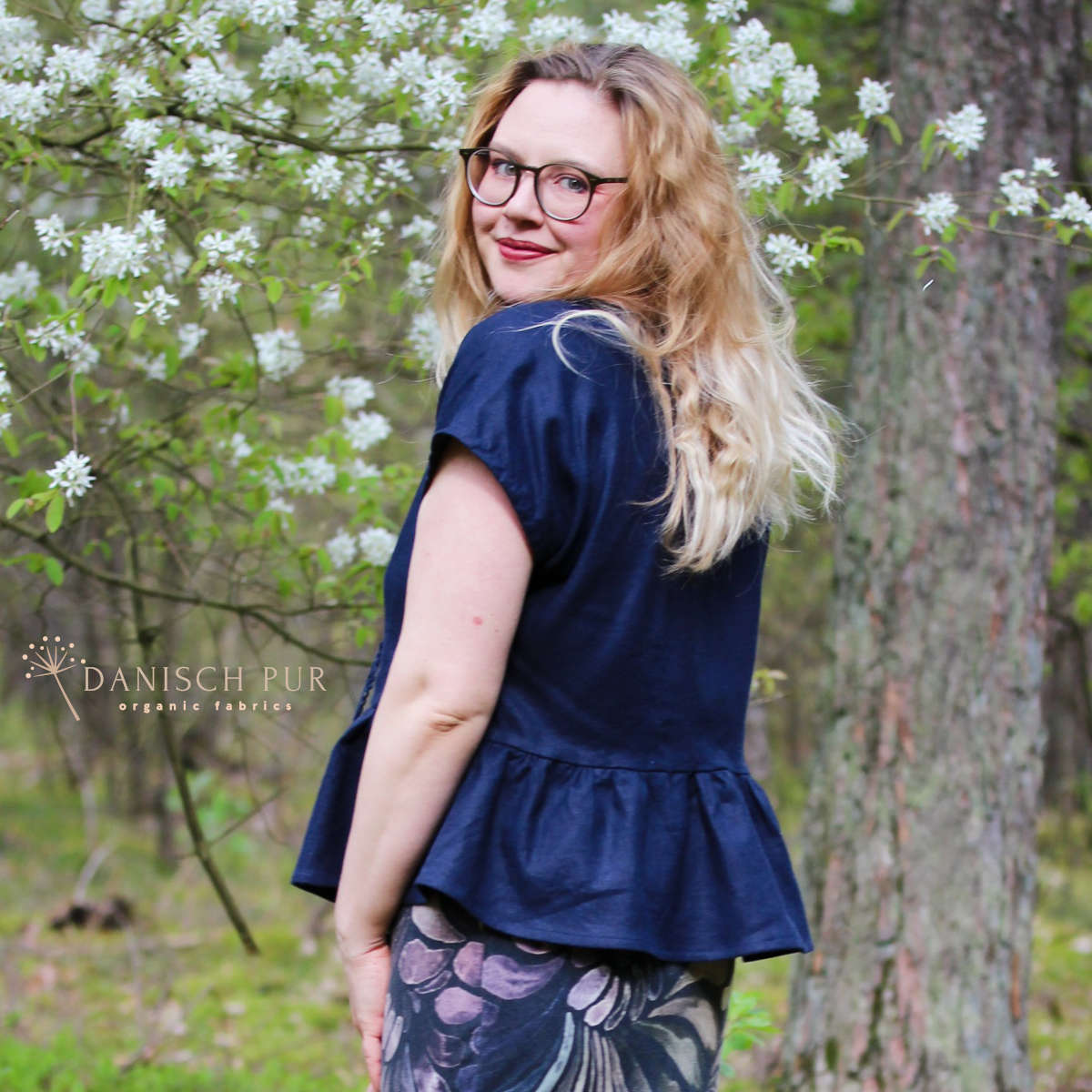 Webware Hanf Lyocell Kohlrabenblau (55% Hanf-43% TENCEL™ Lyocell- 2% Elasthan)