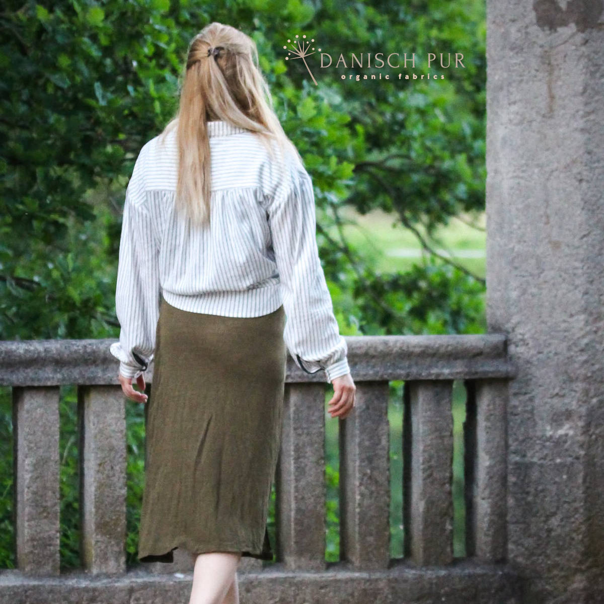 Woven hemp lyocell charcoal (55% hemp-43% TENCEL™ lyocell, 2% elastane)