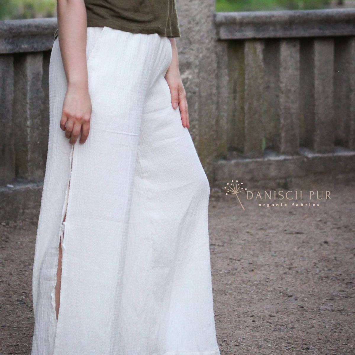 Woven hemp lyocell charcoal (55% hemp-43% TENCEL™ lyocell, 2% elastane)