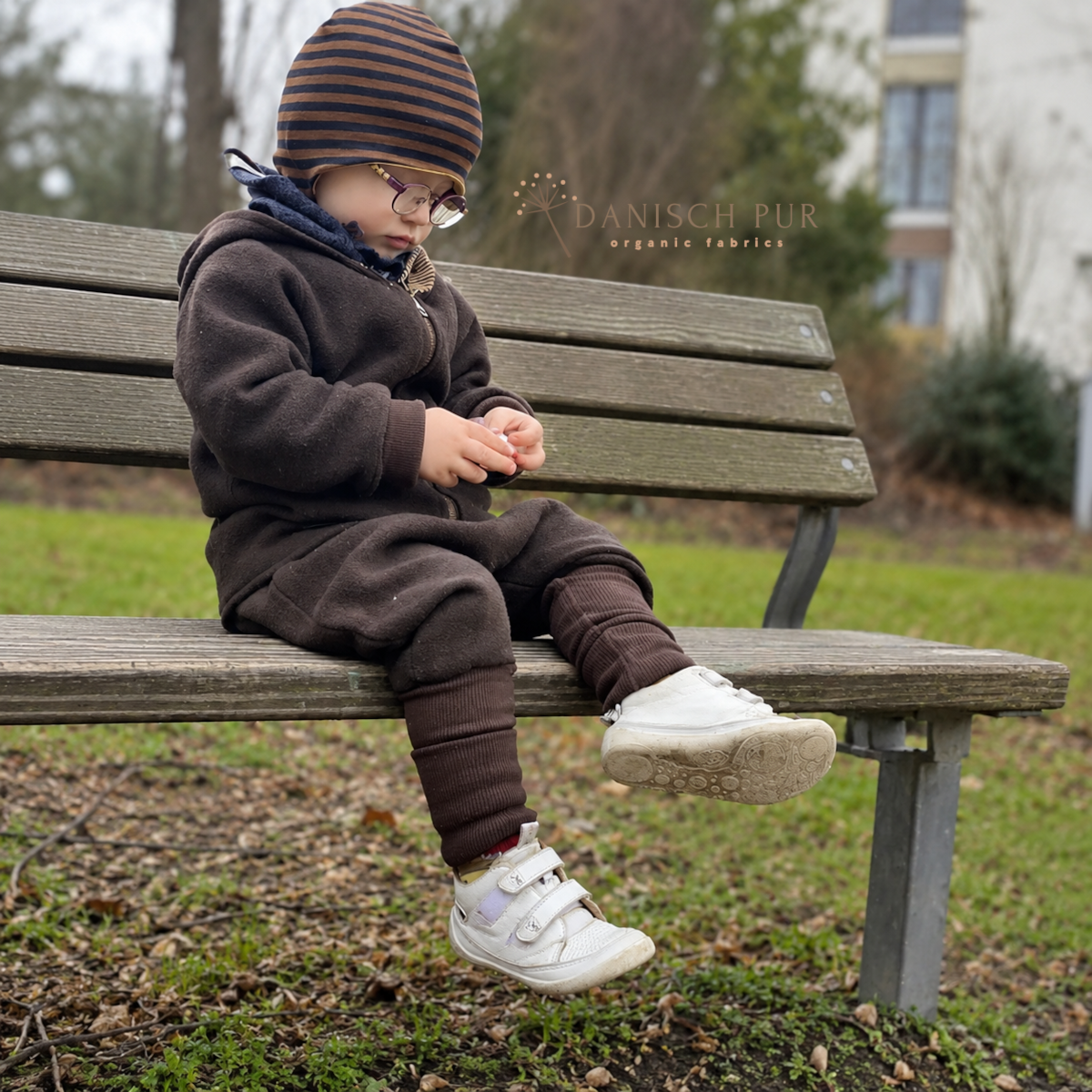 Cuddly walk in mocha - organic boiled wool as merino walk