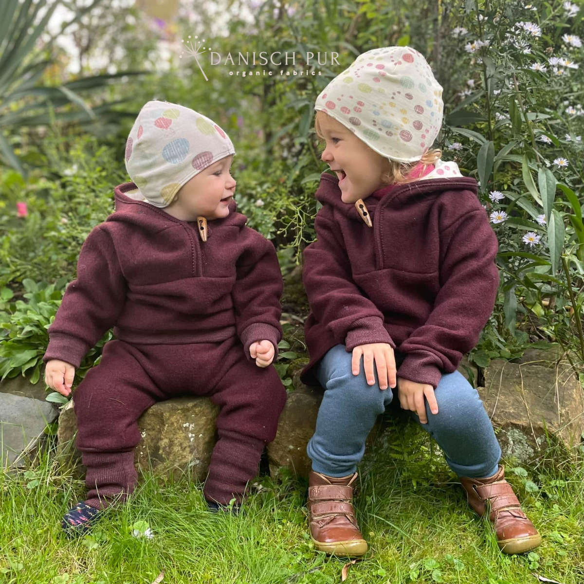 Cozy walk in chocolate cherry - organic wool walk as merino wool walk