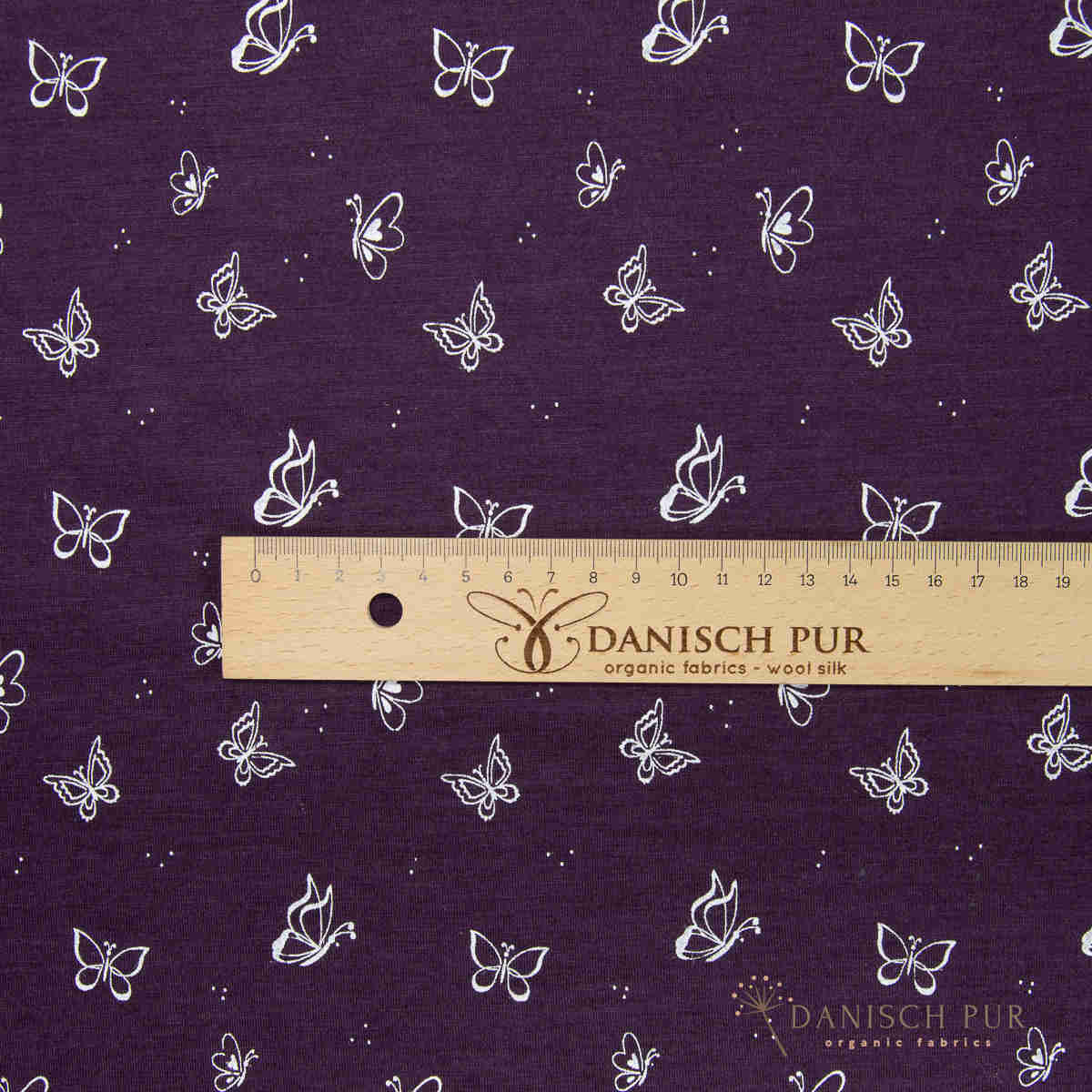 Singlejersey Bio Wolle Seide Schmetterlinge auf Aubergine (70% Schurwolle Merino, kbt, mulesingfrei, 30% Seide)