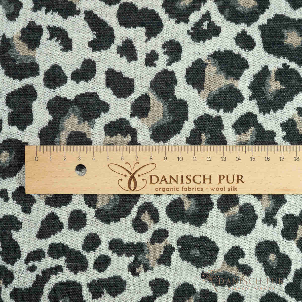 Coupon 40 cm Bio Wolljersey Jacquard Leo auf Ecru  (Merino, kbt, mulesingfrei)