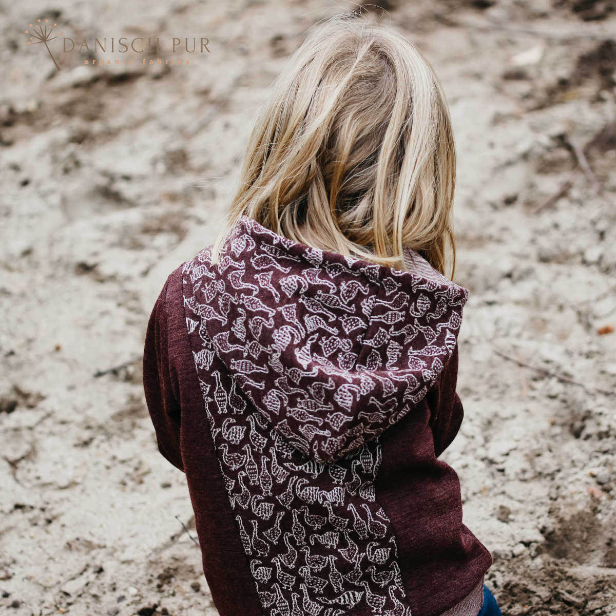 Bio Wolljersey Jacquard Gänse auf Schokokirsch meliert (Merino, kbt, mulesingfrei)